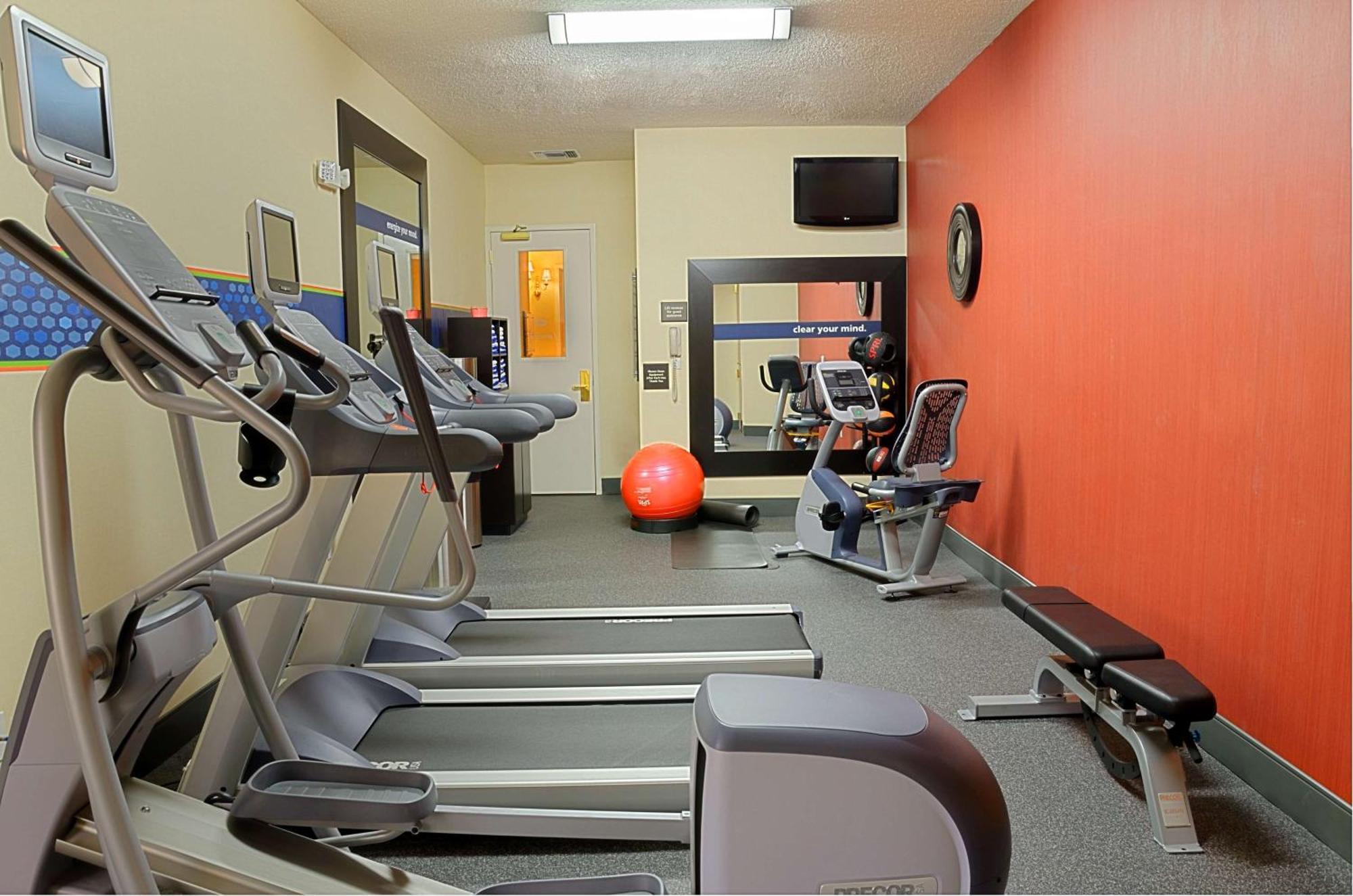 Hampton West Palm Airport 4*
