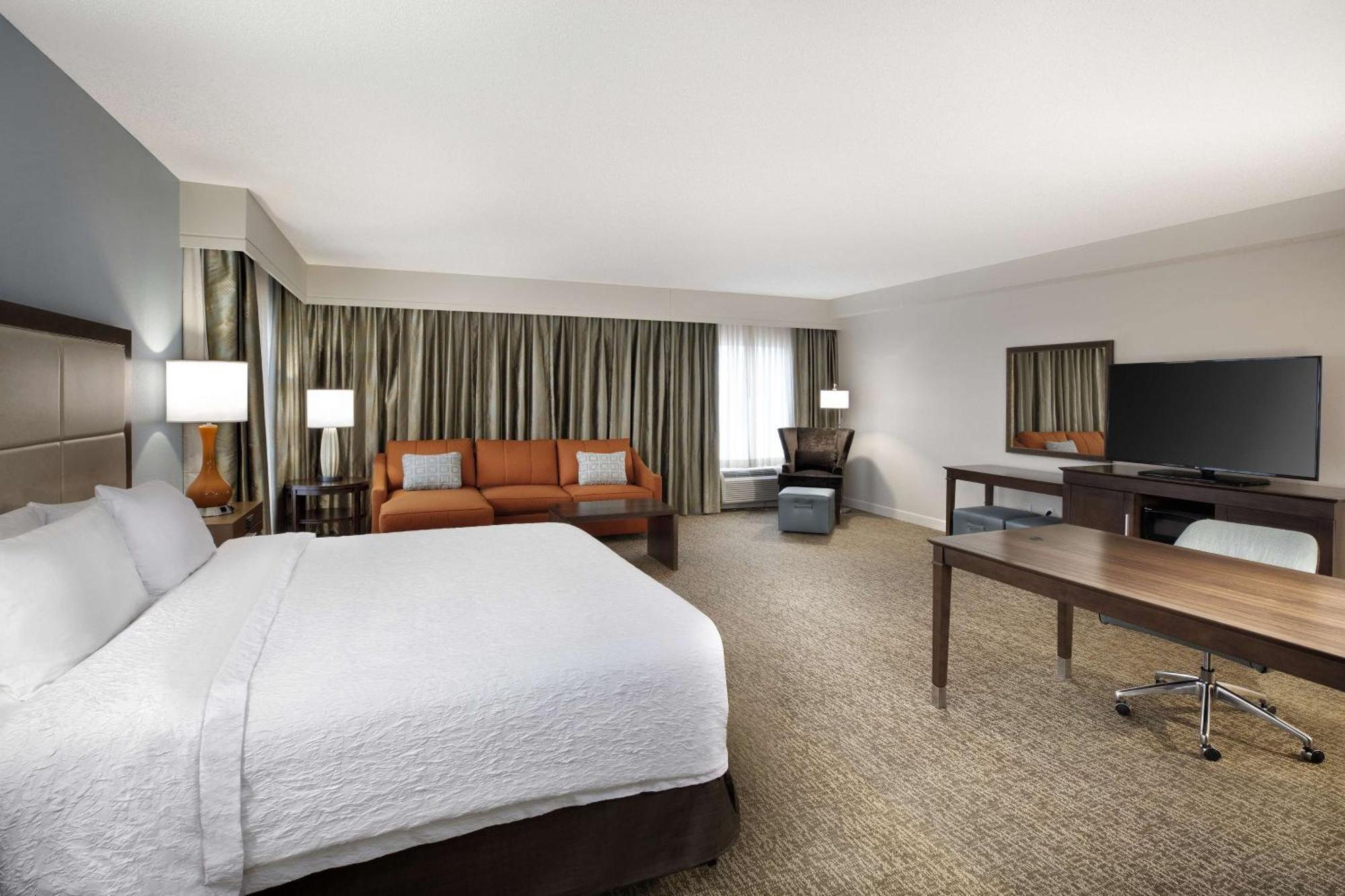 Hampton West Palm Airport Hotel 4*
