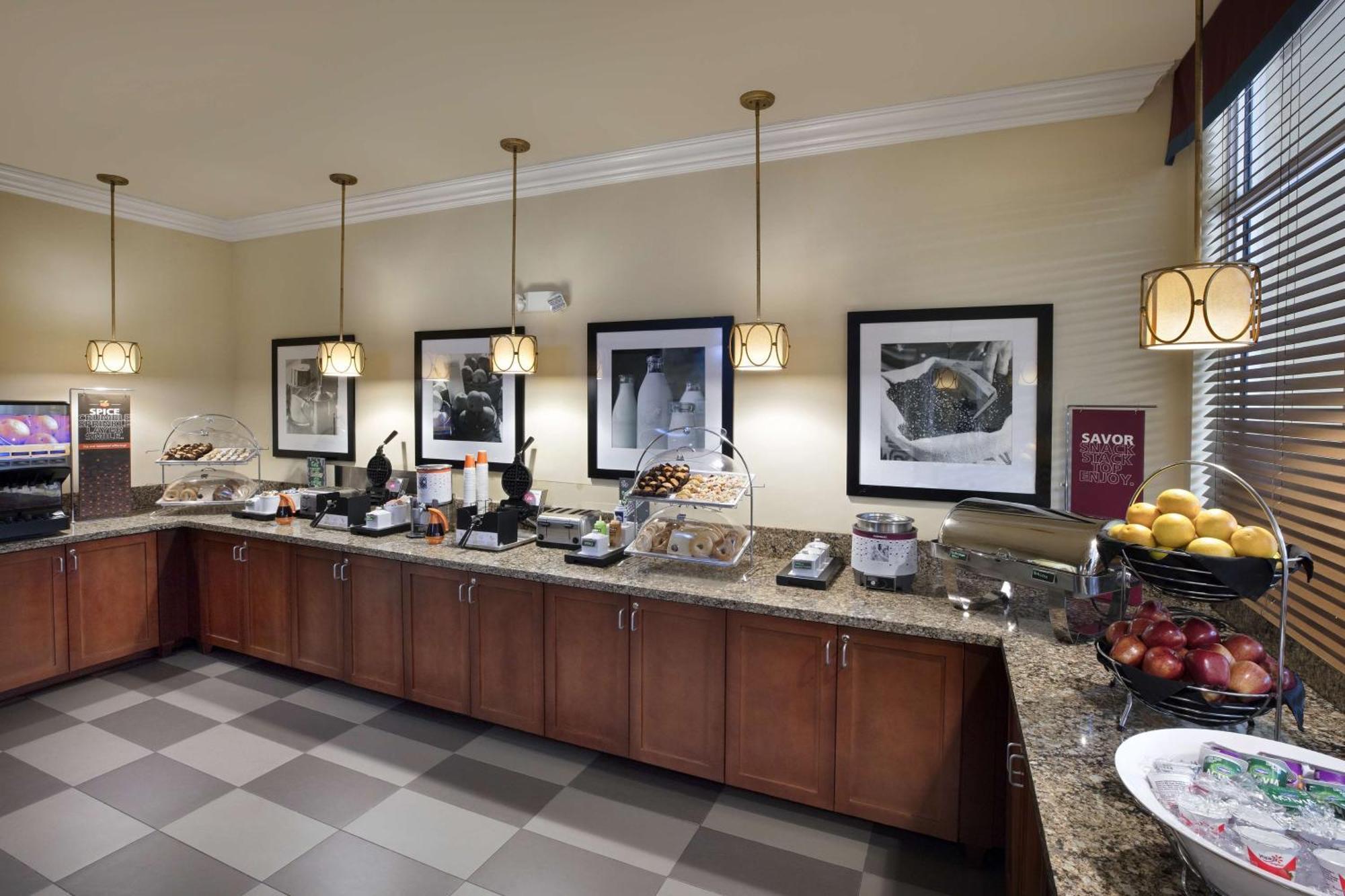 Hampton West Palm Airport Hotel