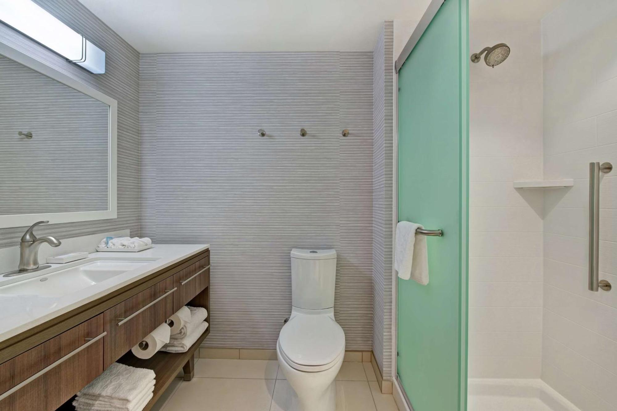 Hotel Home2 By Hilton West Palm Airport