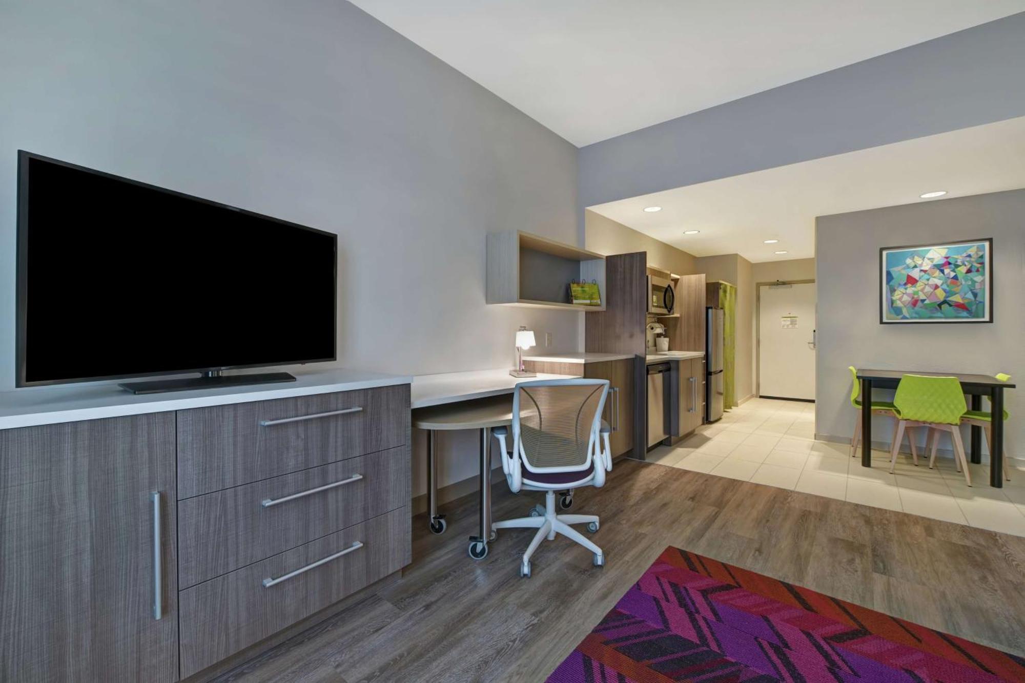 Hotel Home2 By Hilton West Palm Airport 3*