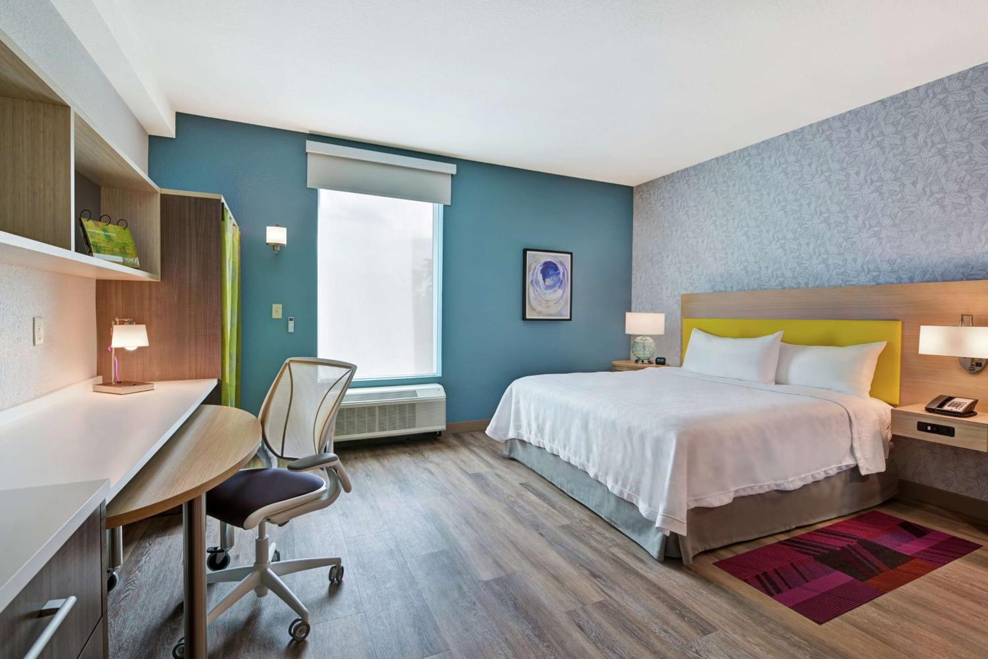Home2 By Hilton West Palm Airport 3*