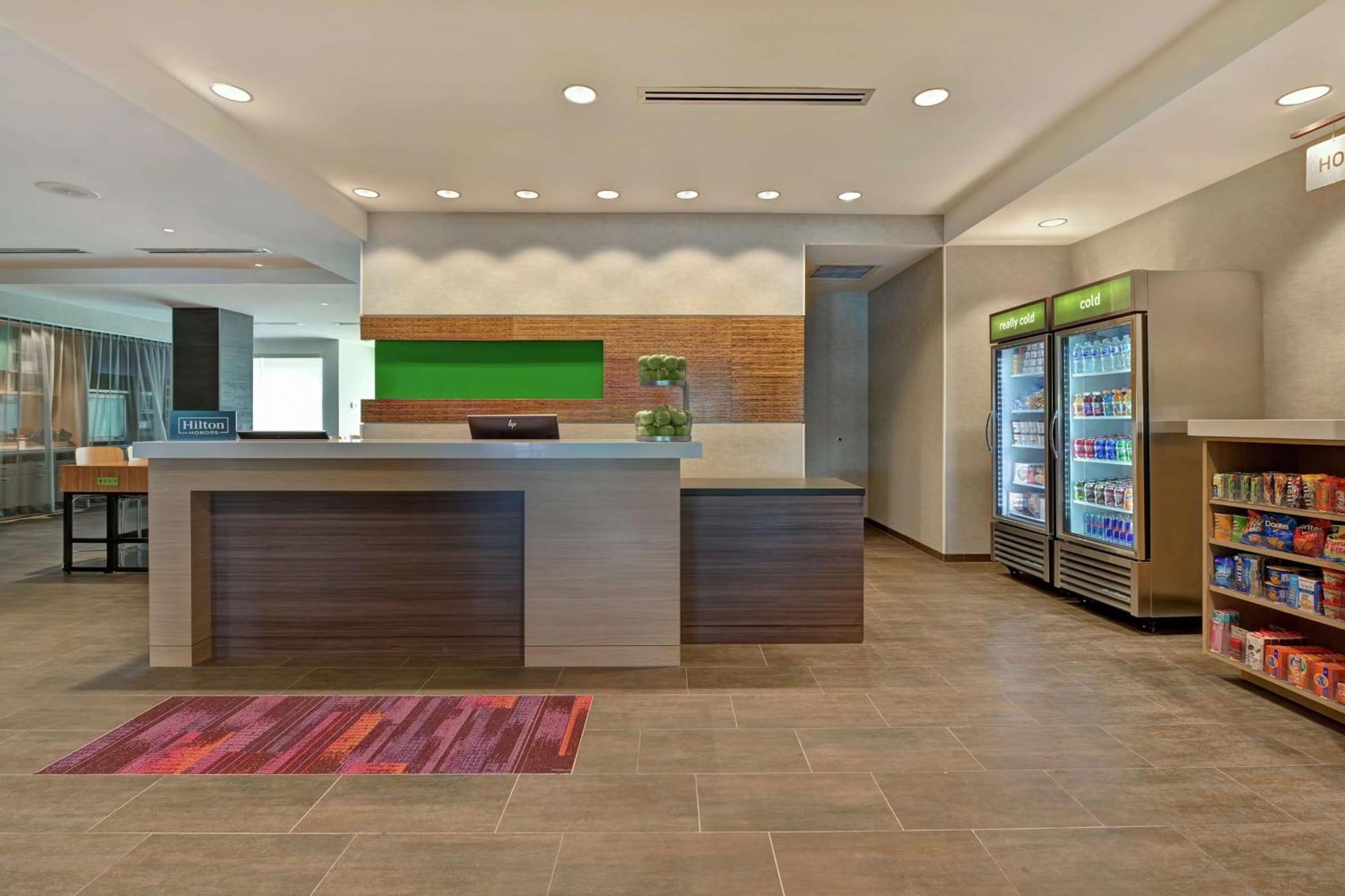 Home2 By Hilton West Palm Airport Hotel 3*
