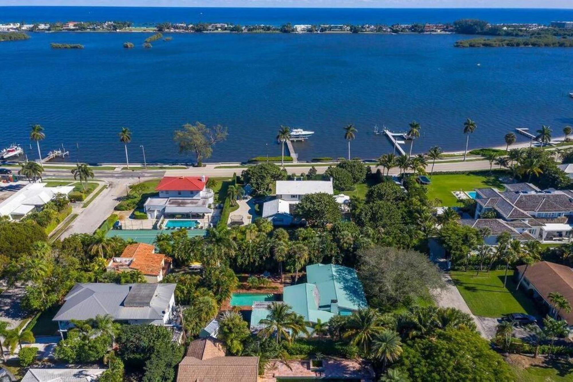 Apartment Intracoastal Paradise Walking Distance To Beach! West Palm Beach