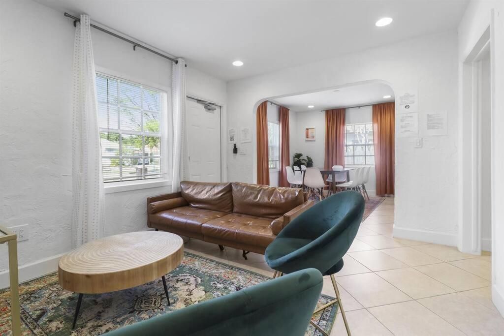 Palm Wave Says - Quiet House In Area Apartment *