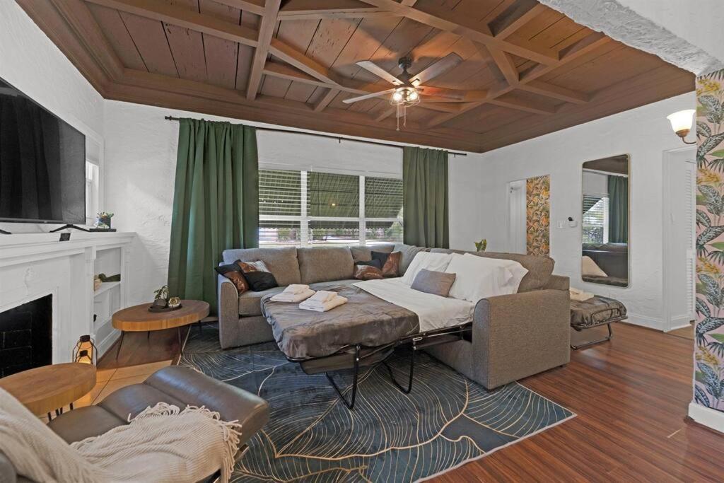 Apartment Palm Wave Says - Designers - No Extra Fees *