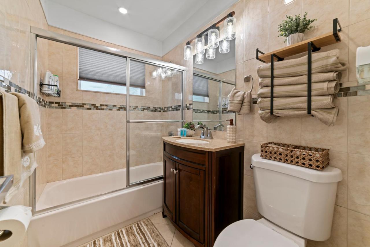 Pousada Paradise Villa! Heated Pool, Game Room, Near! *