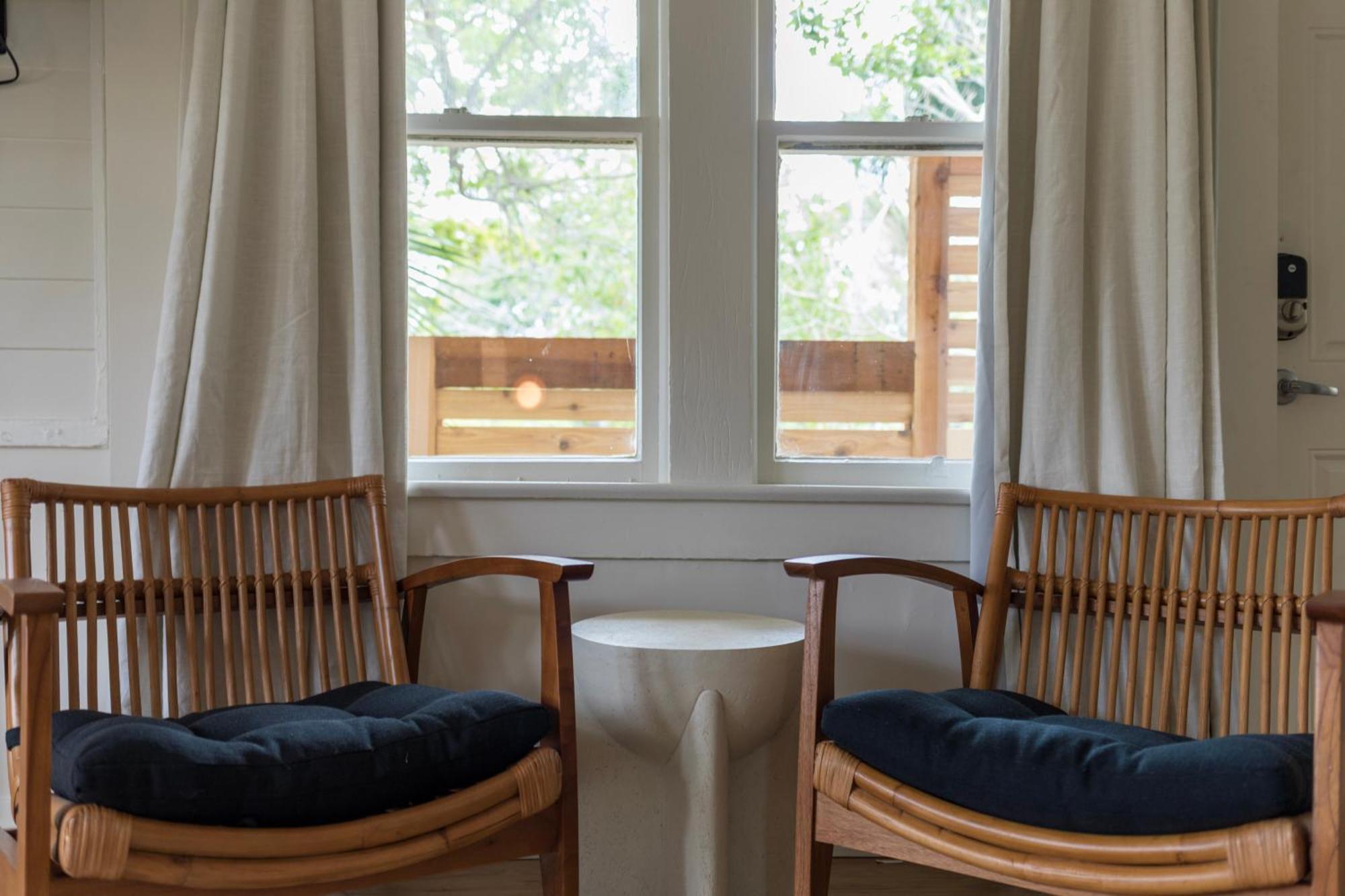 The Grandview Collection - Newark Apartment