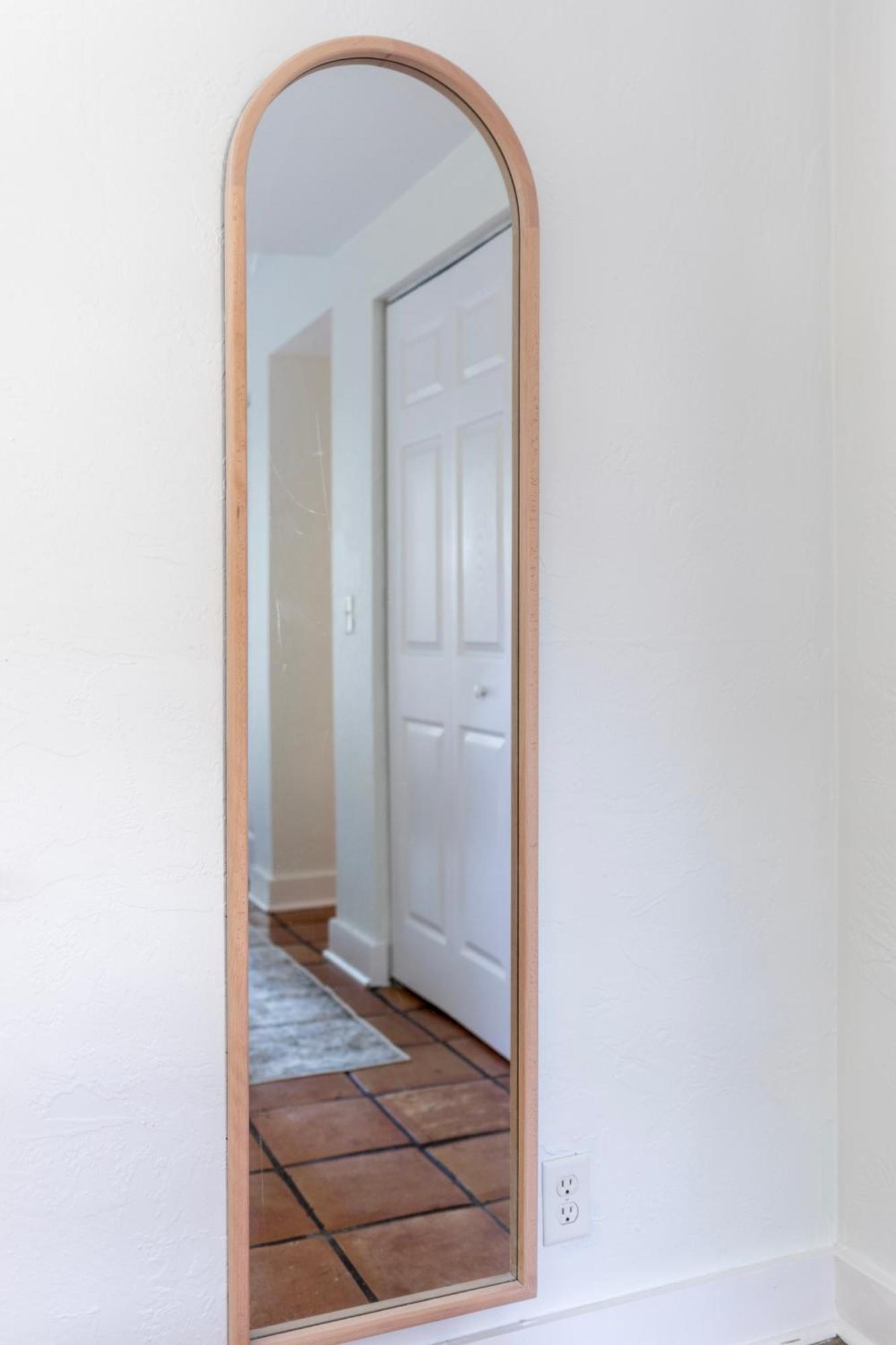 The Grandview Collection - Newark *
