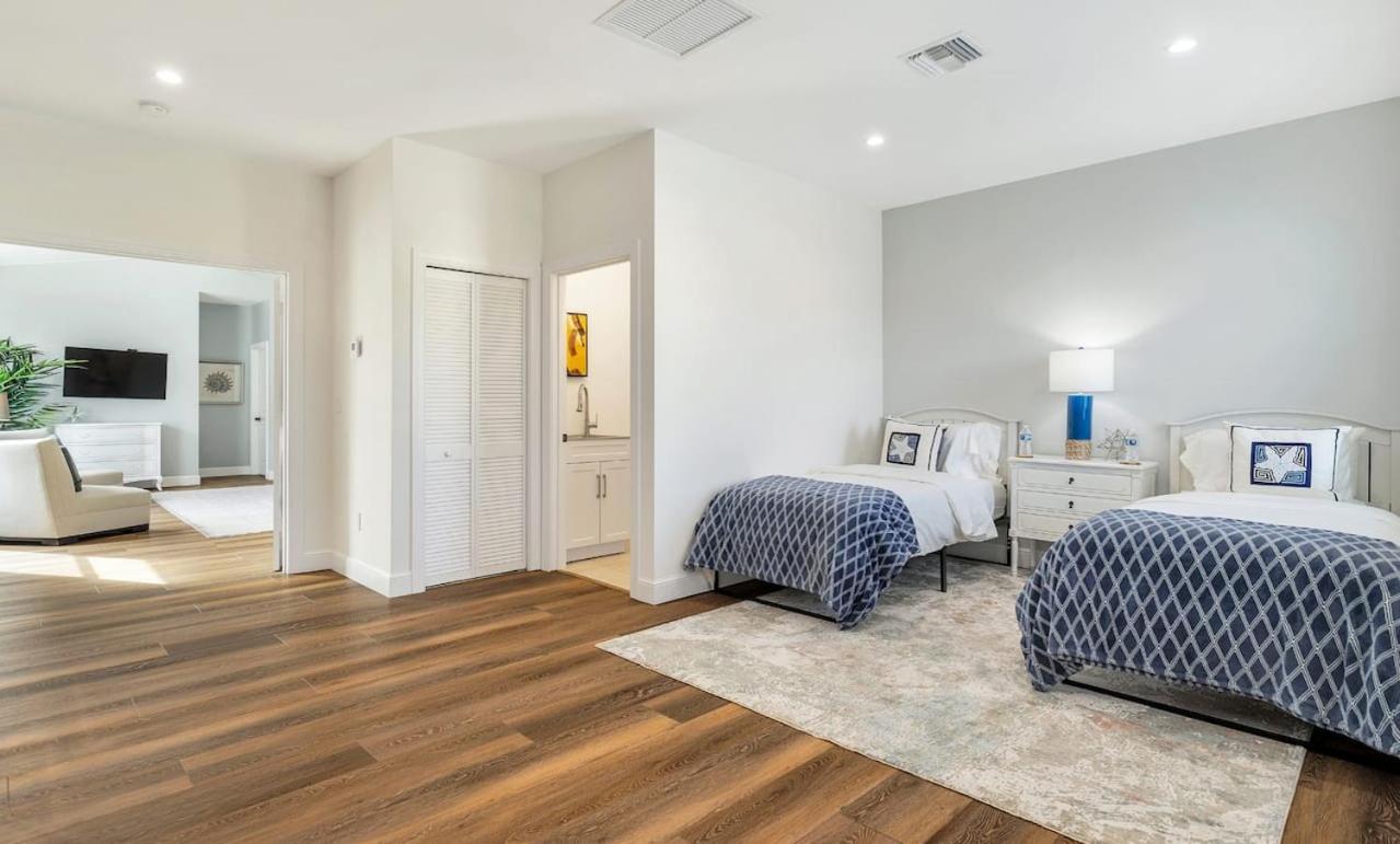 The Sapphire - Lux 5 Bed Villa West Palm Beach