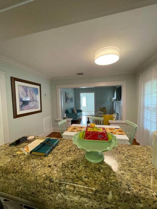 Casa Gialla: Entire In Downtown Wpb Holiday home West Palm Beach