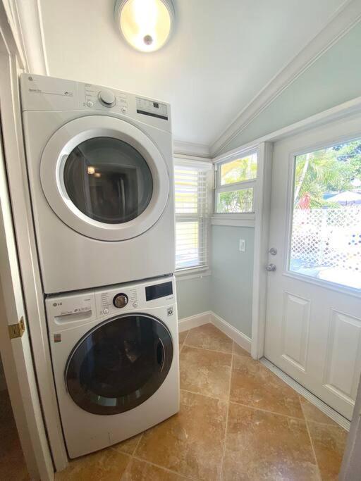 Casa Gialla: Entire In Downtown Wpb *