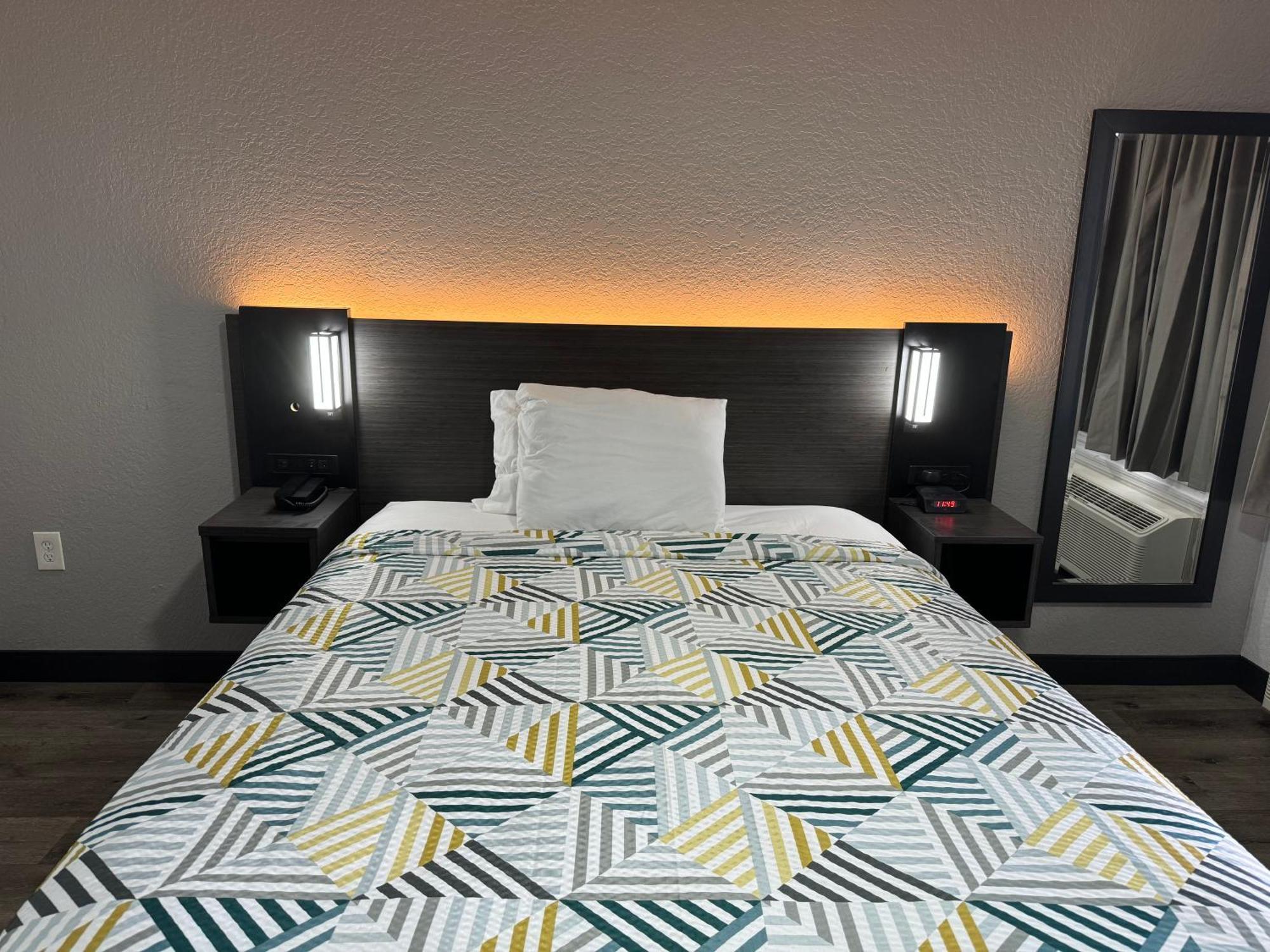 Hotel 6-west Palm Beach, Fl