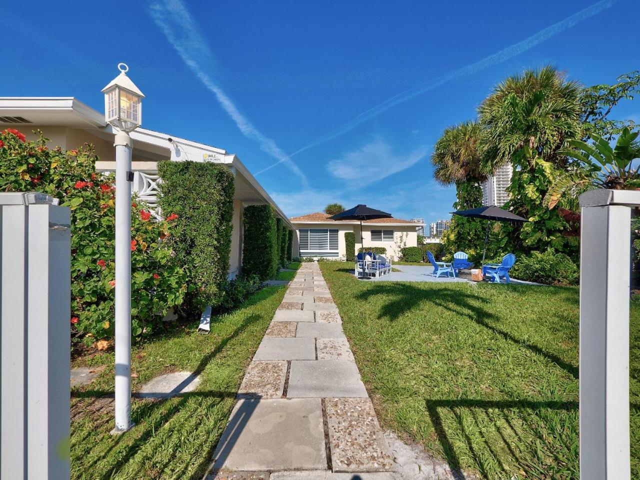 Apartment Beautiful 1 Bedroom Steps To The Beach!