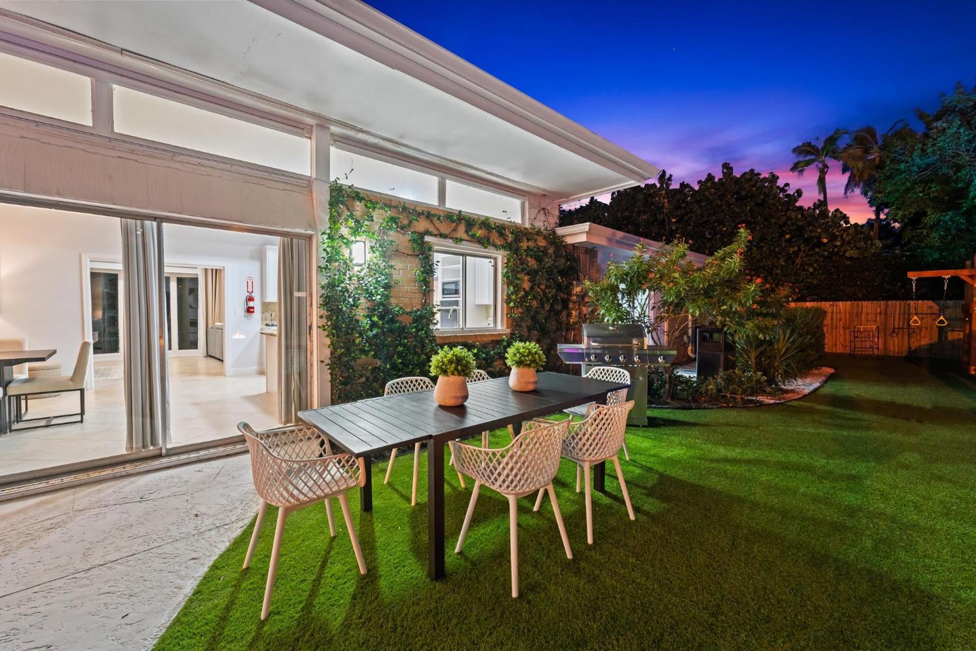 Holiday home 4br Intracoastal Retreat With Pool Games & West Palm Beach