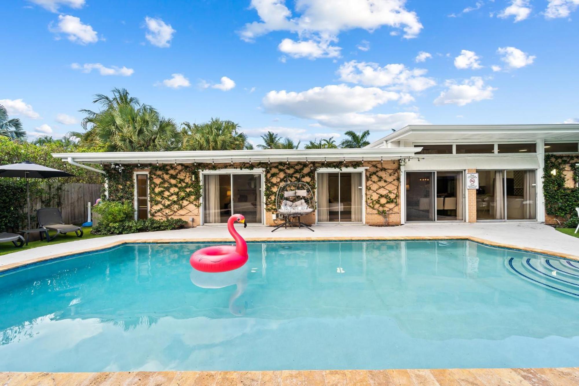 Holiday home 4br Intracoastal Retreat With Pool Games & West Palm Beach