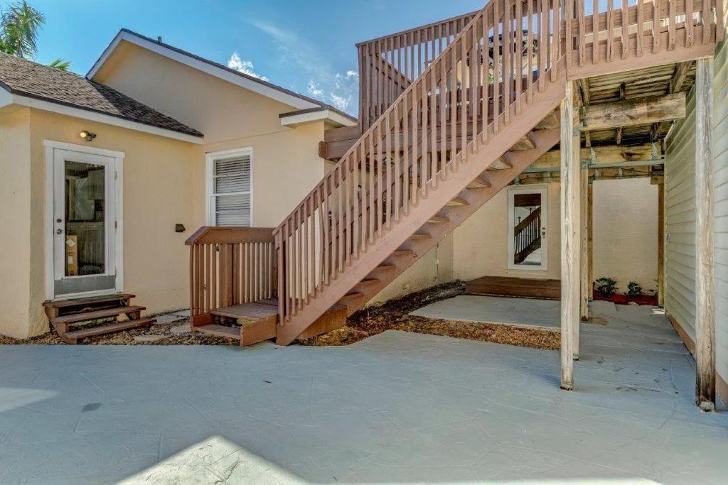 Holiday home Beautifully Renovated 5 Bedroom With