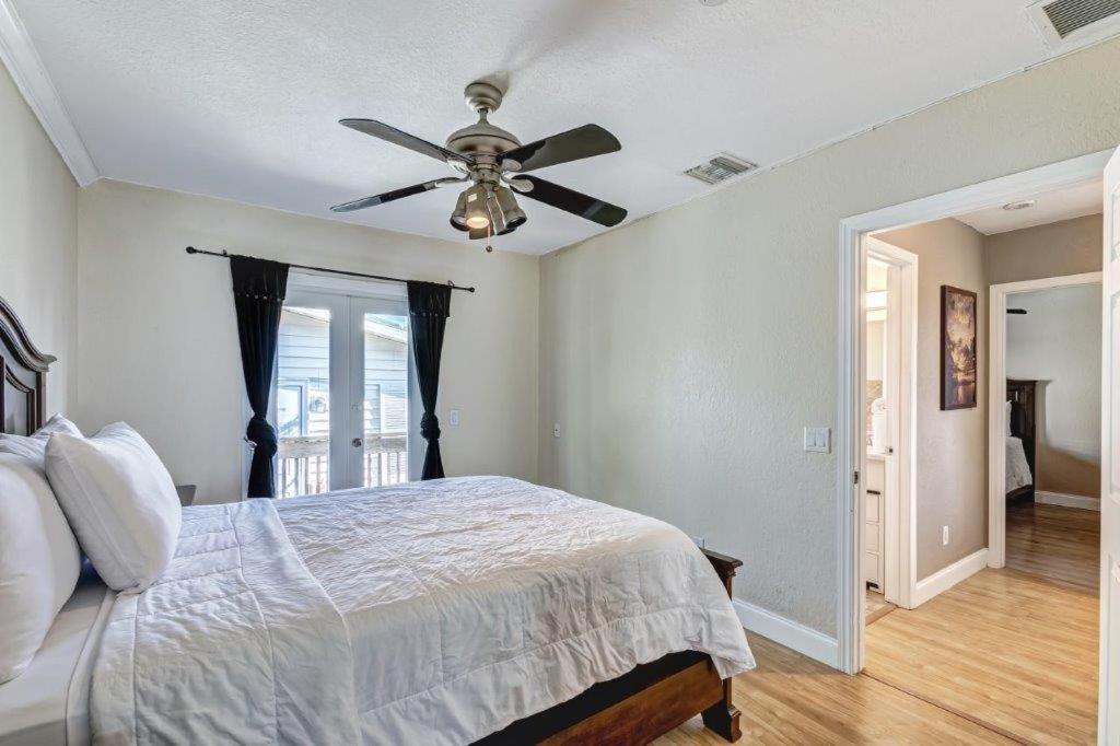Beautifully Renovated 5 Bedroom With * West Palm Beach