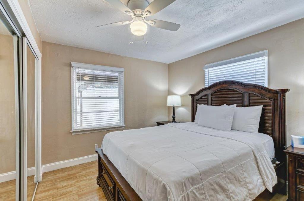 Holiday home Beautifully Renovated 5 Bedroom With West Palm Beach