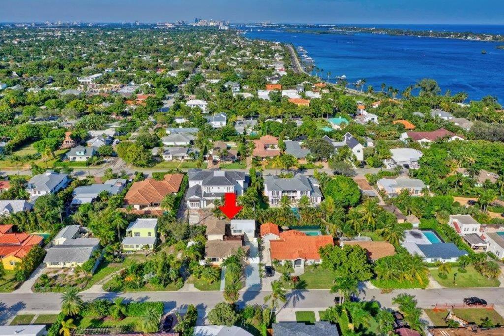 Beautifully Renovated 5 Bedroom With * West Palm Beach