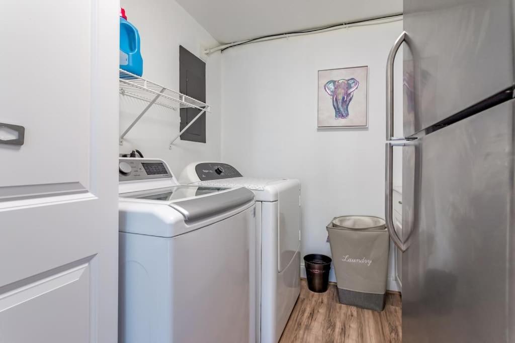 Charming Entire 6p Jacuzzi, Garden & Parking - West Palm Villa *