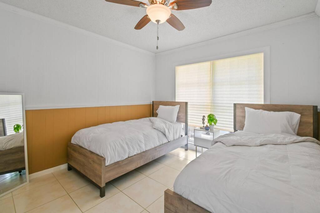 Tropical Beach & Lakefront Holiday home West Palm Beach