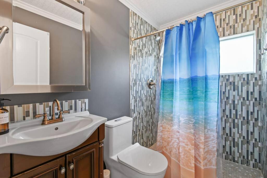 Tropical Beach & Lakefront *