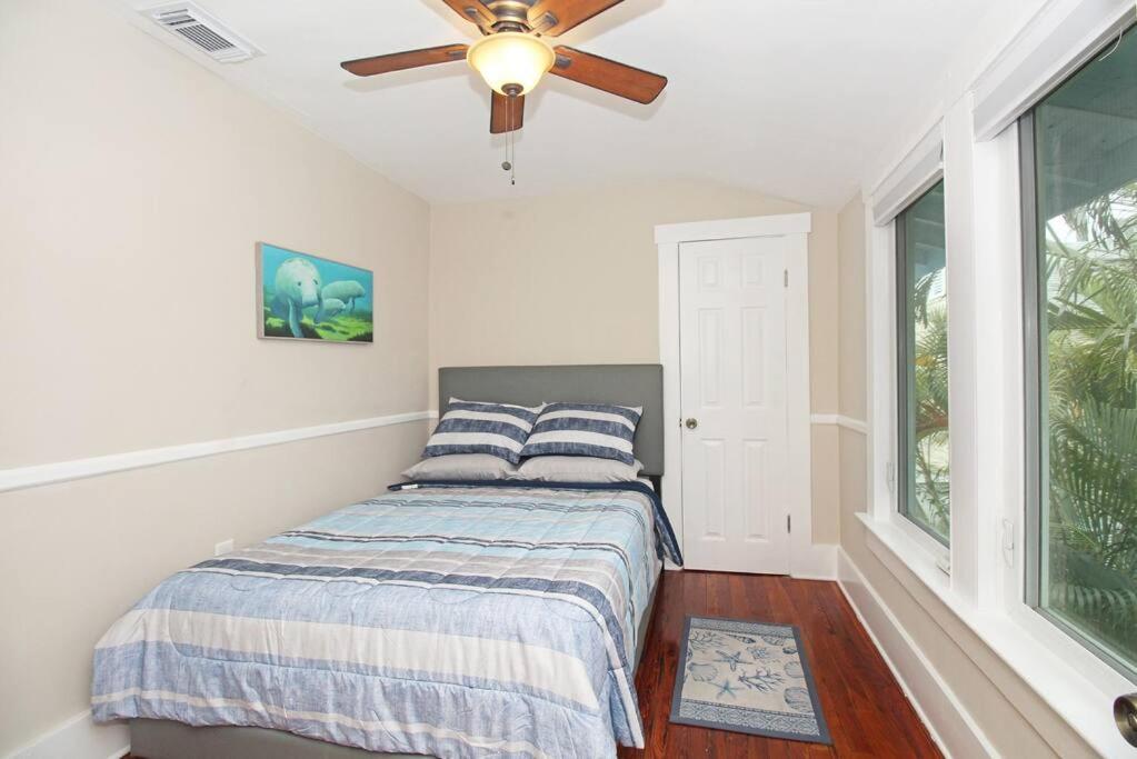 Holiday home Modern 3br, Pet-friendly, Wifi, Washer & Dryer
