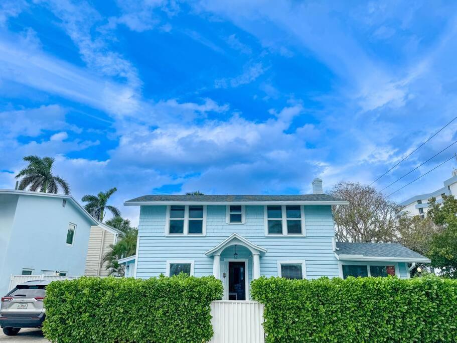 Holiday home Modern 3br, Pet-friendly, Wifi, Washer & Dryer