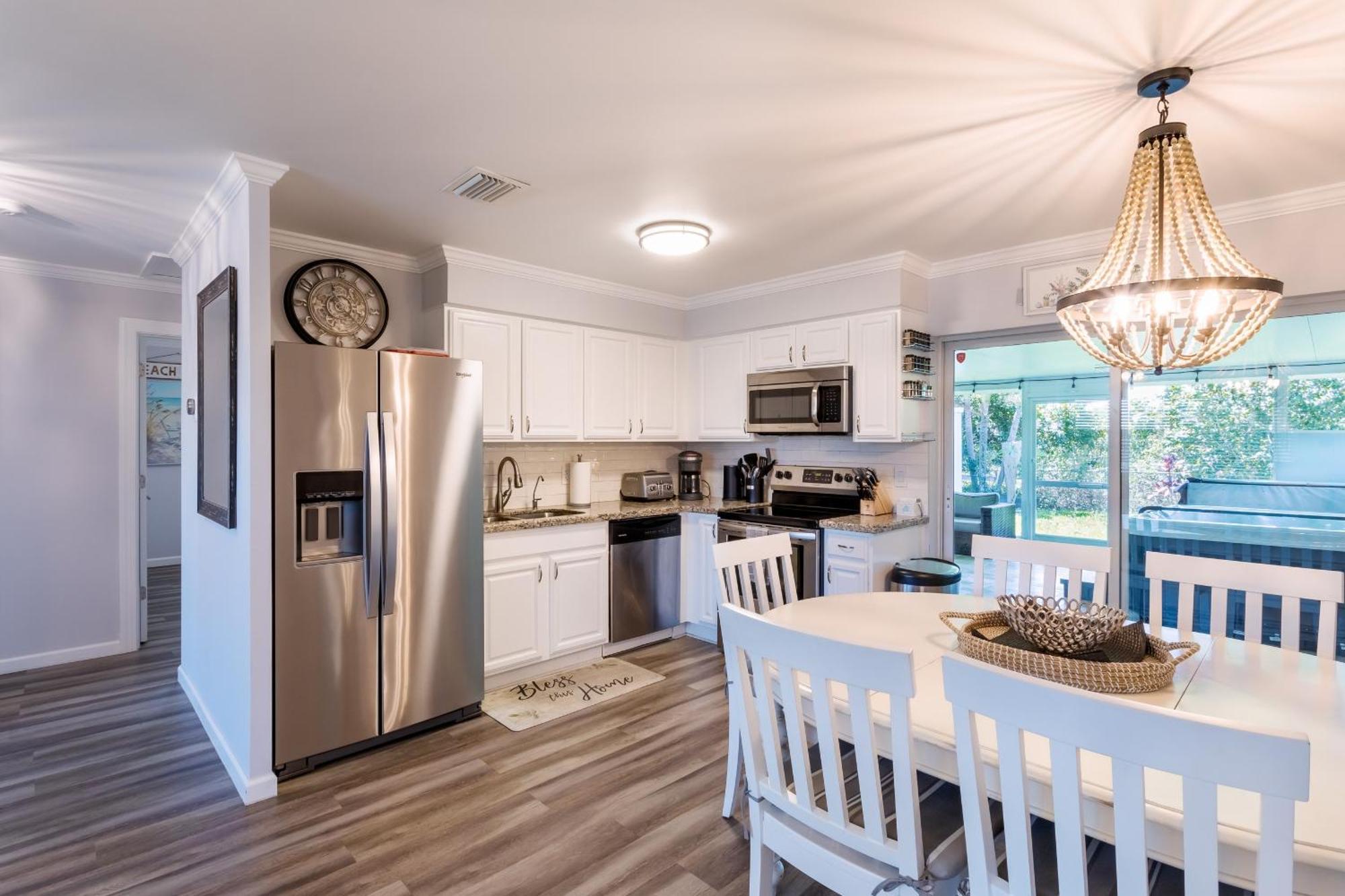 Charming Entire 6p Jacuzzi, Garden & Parking - West Palm