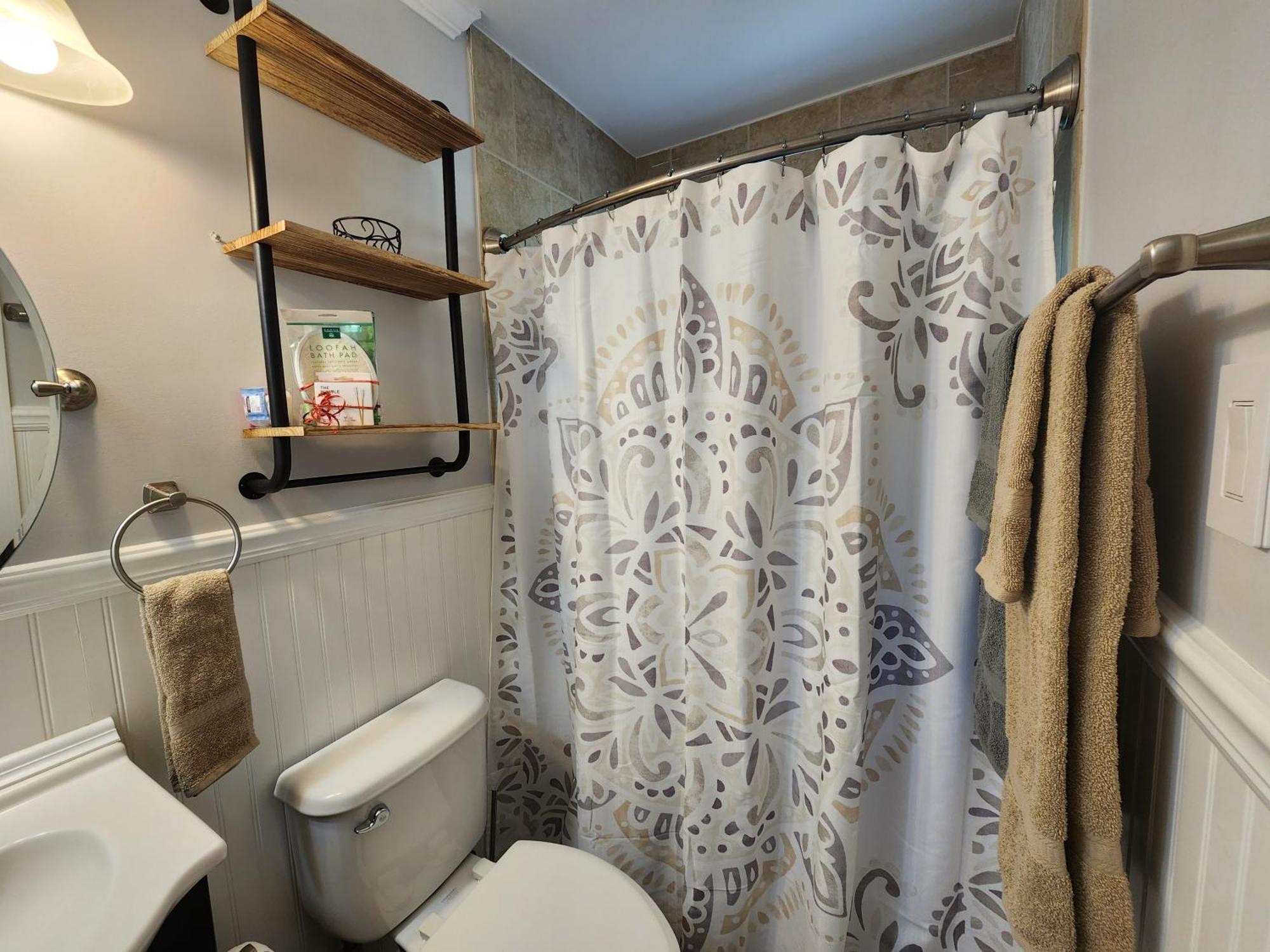 Charming Entire 6p Jacuzzi, Garden & Parking - West Palm Villa