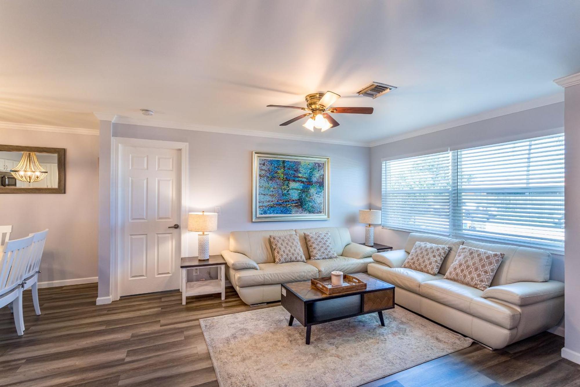Charming Entire 6p Jacuzzi, Garden & Parking - West Palm Villa *