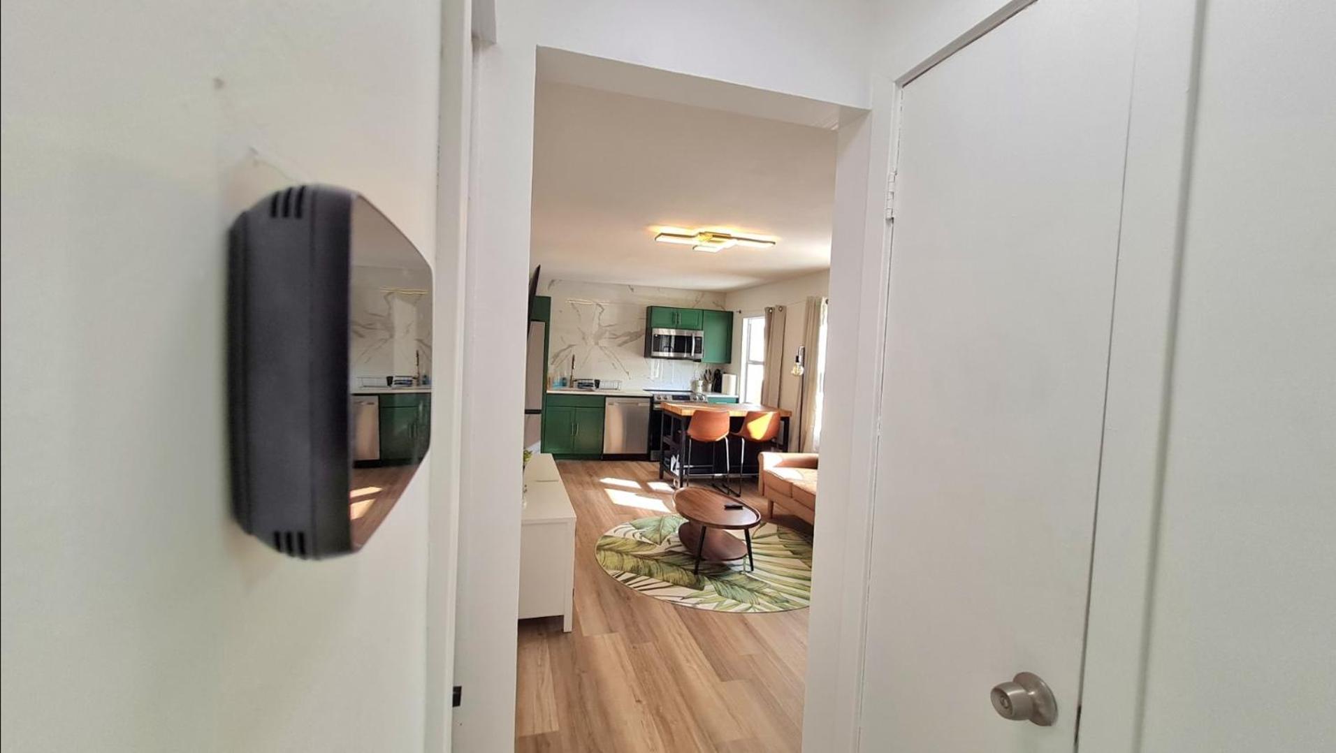 Cozy Near Airport, Brightline, Downtown & Villa *