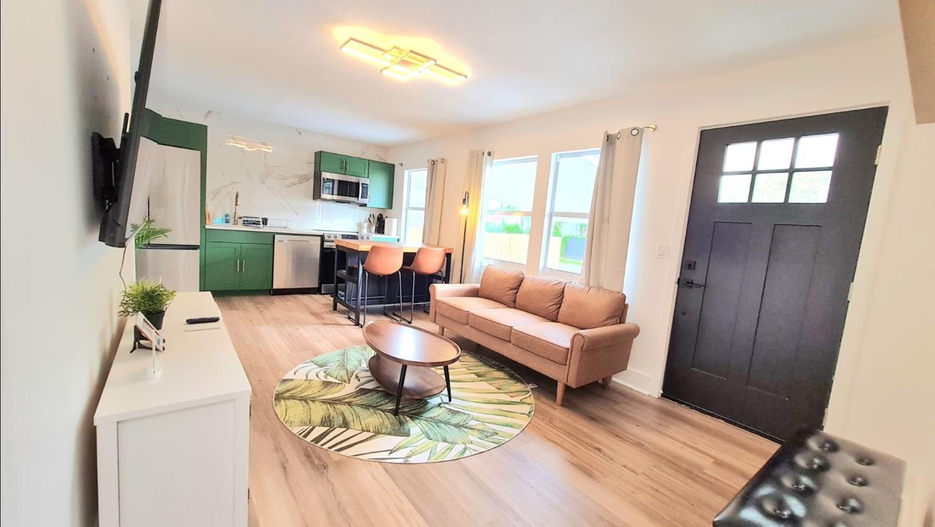 Cozy Near Airport, Brightline, Downtown & *