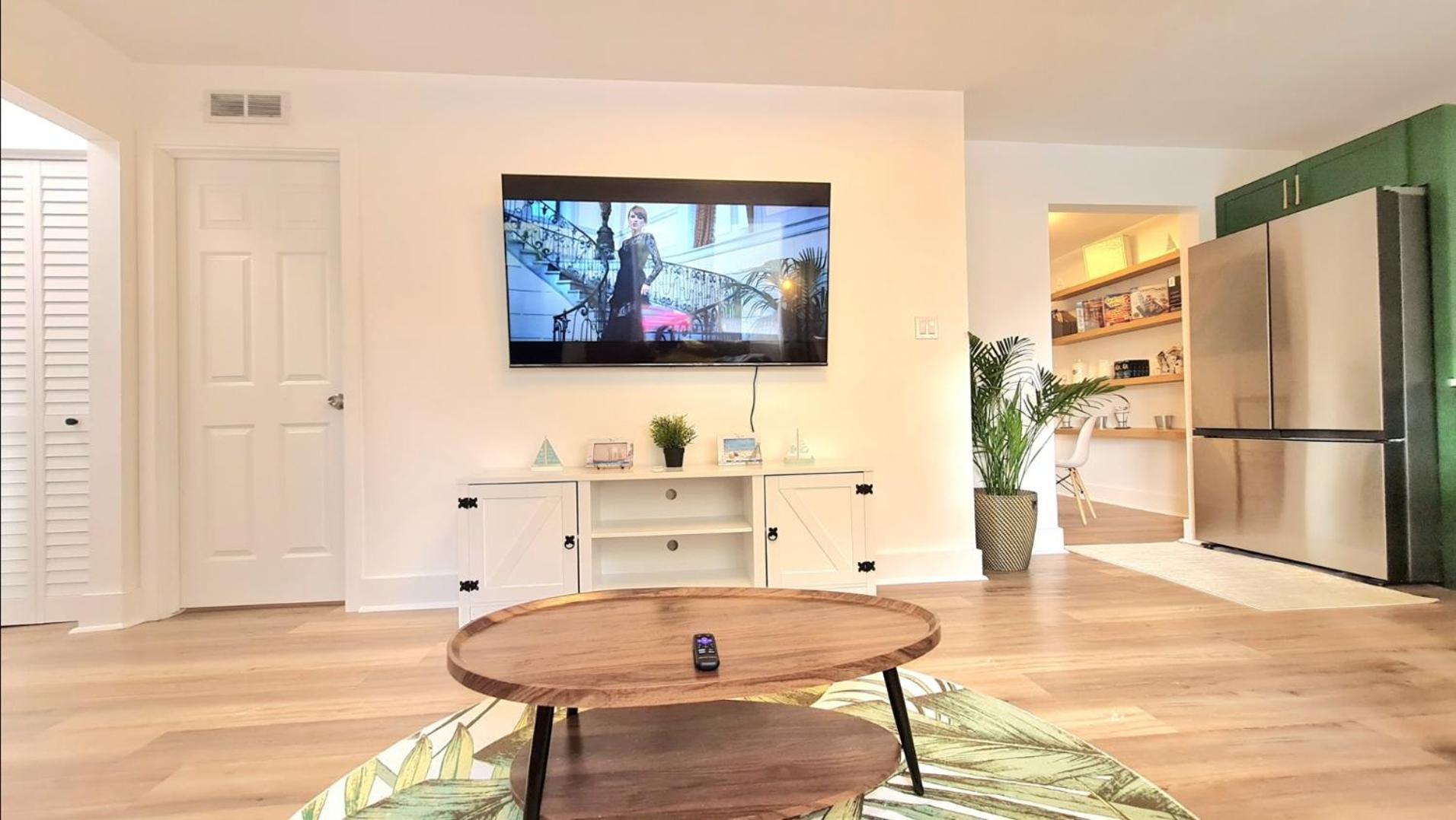 Cozy Near Airport, Brightline, Downtown & Villa
