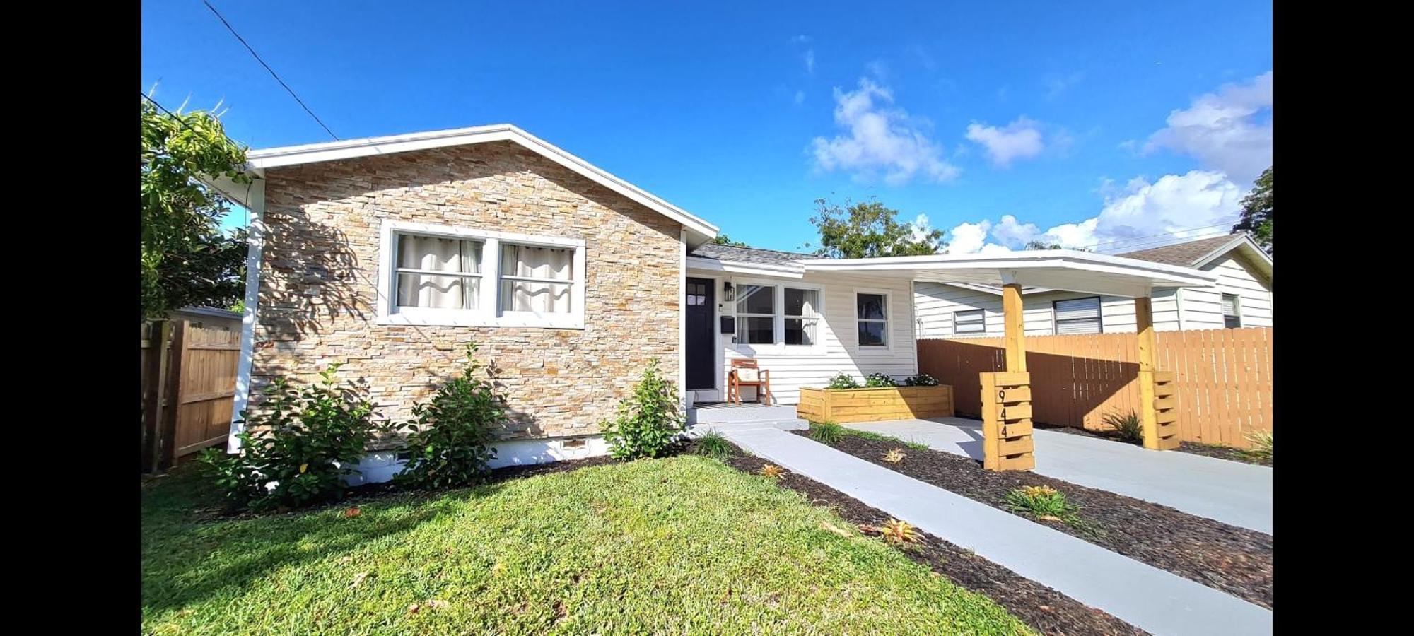 Villa Cozy Near Airport, Brightline, Downtown &