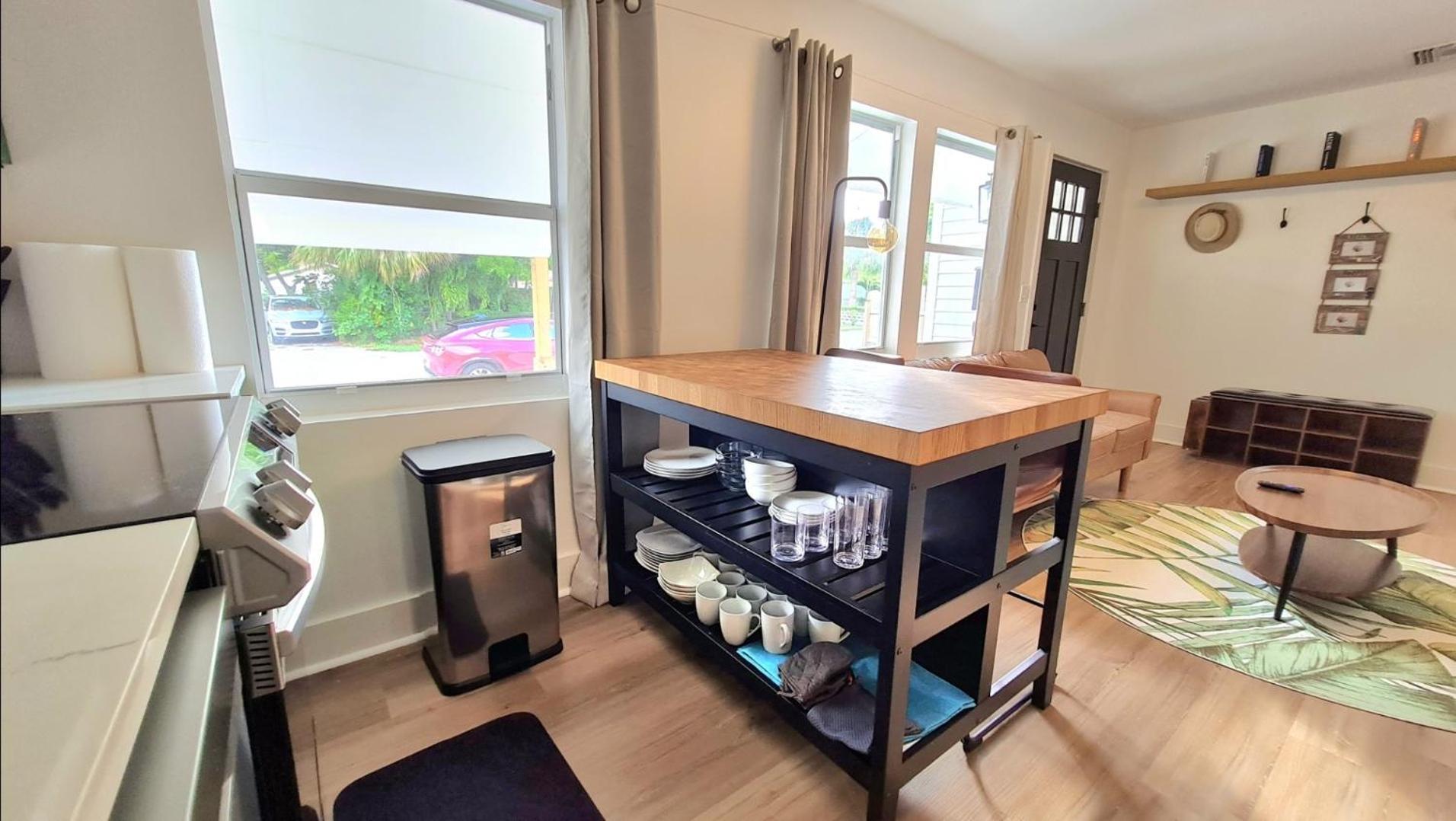 Villa Cozy Near Airport, Brightline, Downtown & *