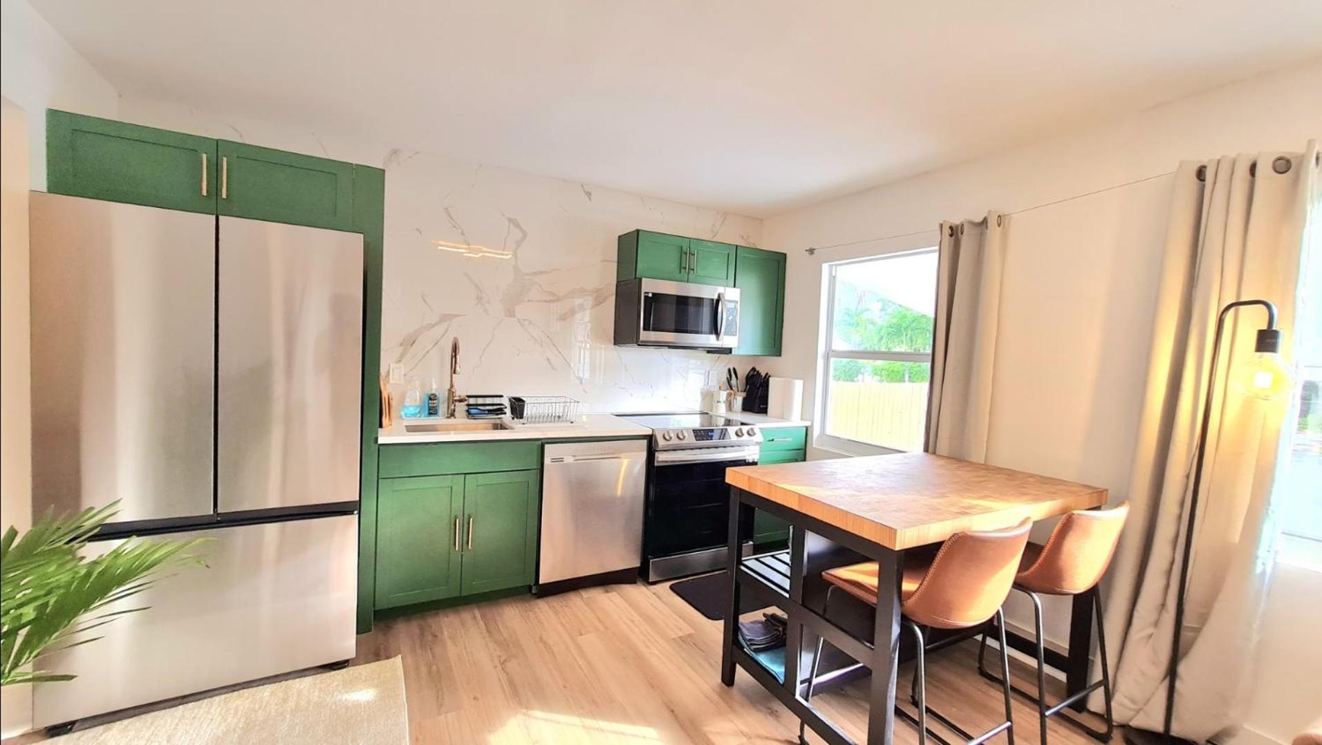Villa Cozy Near Airport, Brightline, Downtown &