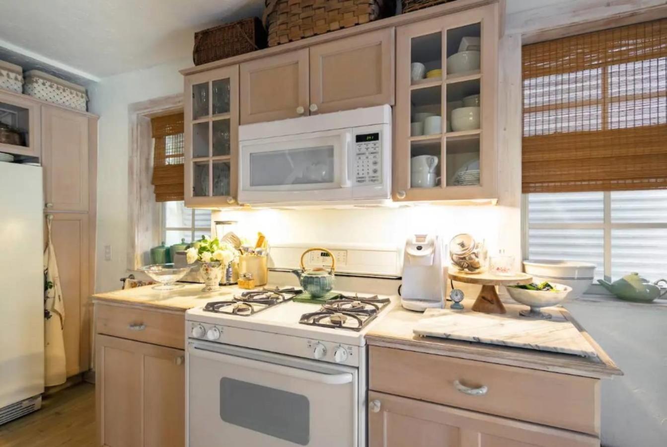 Tropical Designer House In Heart Of Antique Row Wpb Holiday home