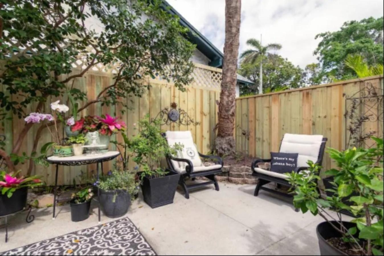 Tropical Designer House In Heart Of Antique Row Wpb Holiday home *