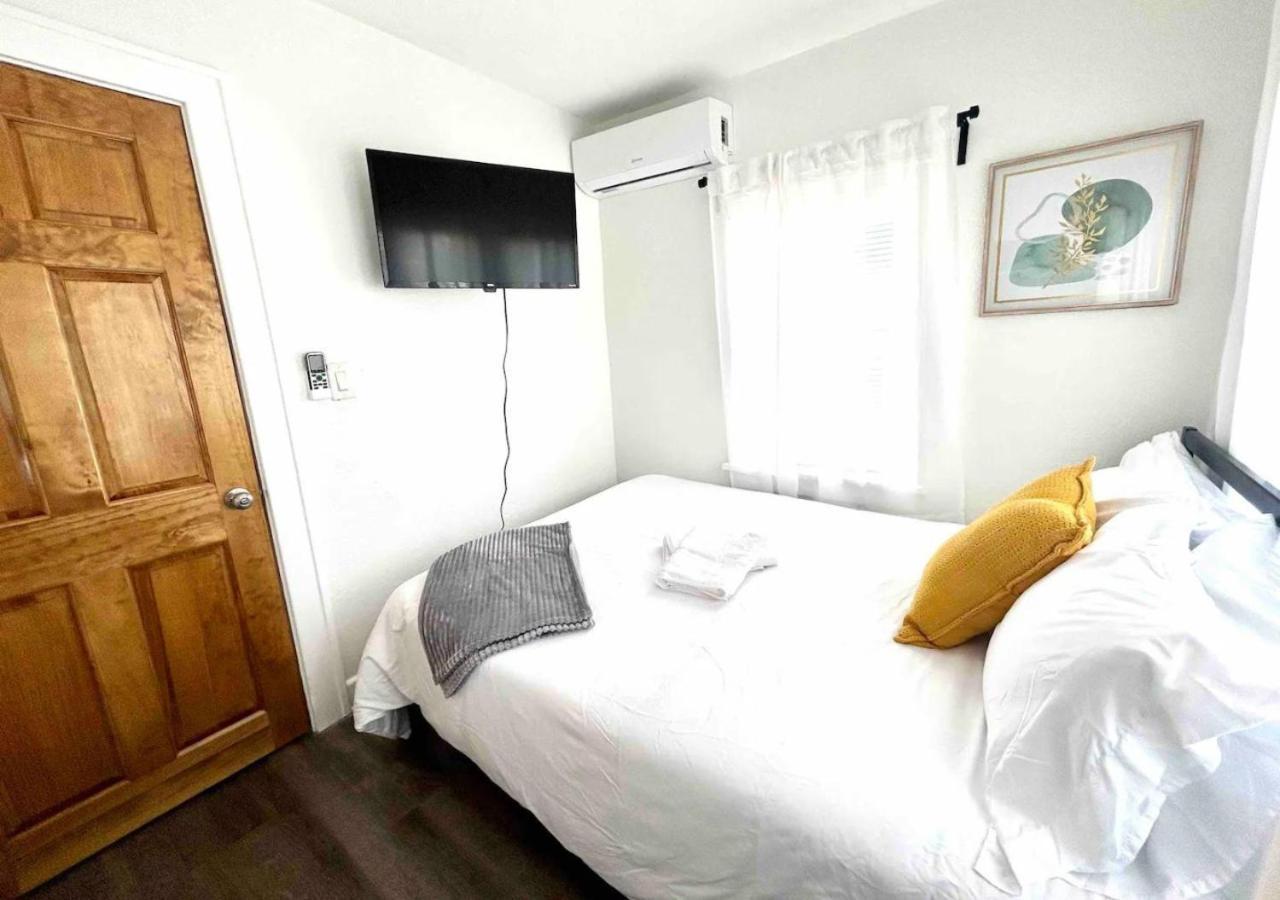 Cozy 2 Bedroom Near Local Hotspots * West Palm Beach