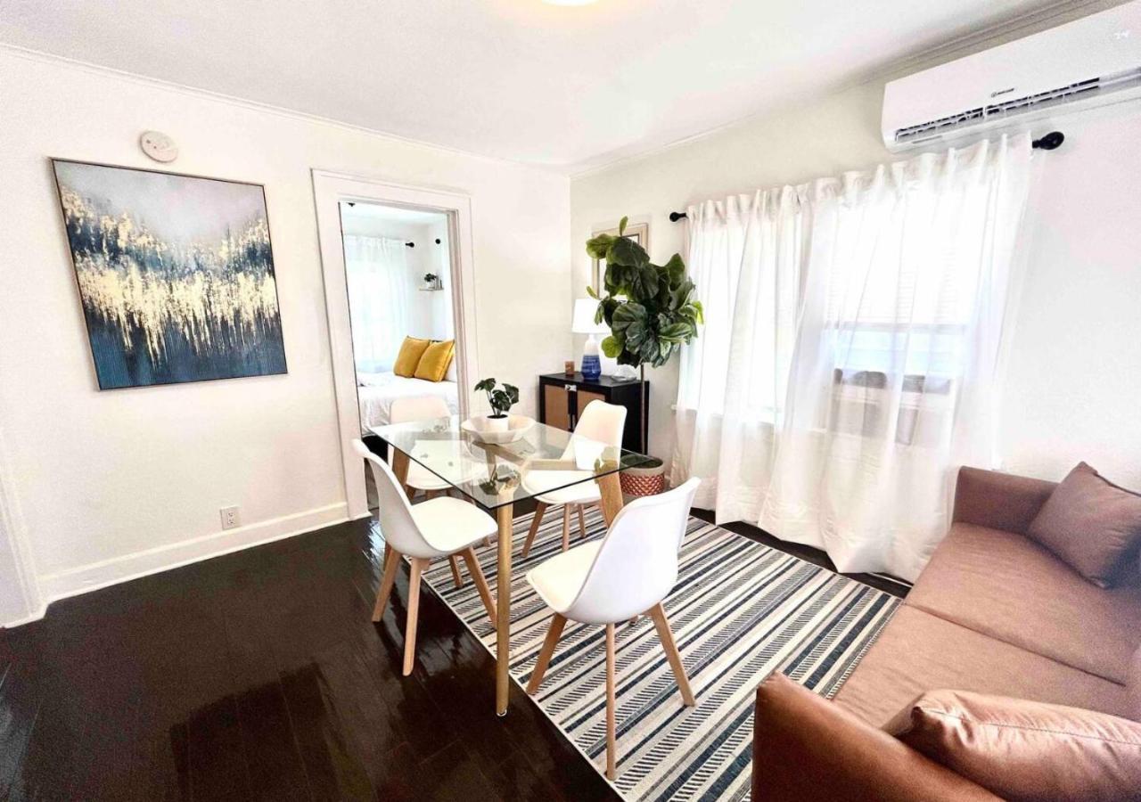 Cozy 2 Bedroom Near Local Hotspots *