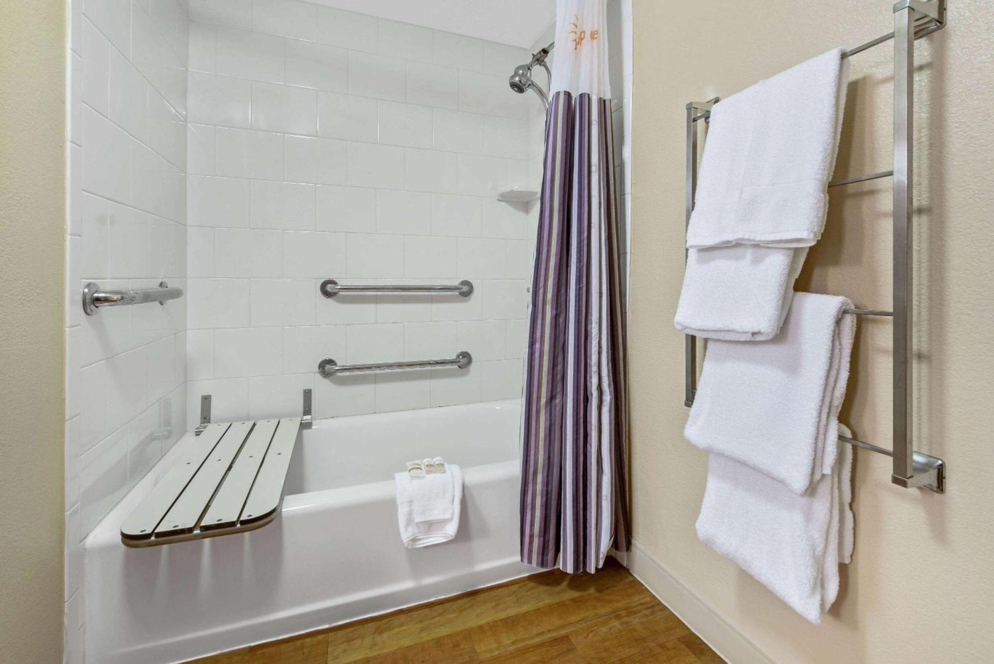 La Quinta By Wyndham West Palm Airport Hotel 3*