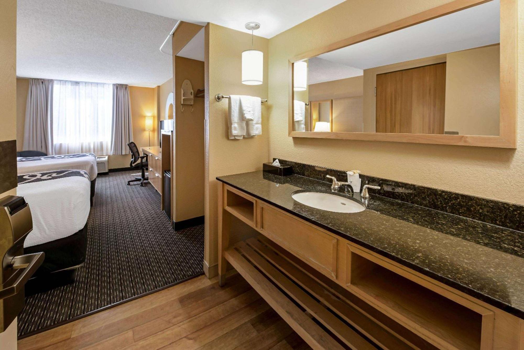 Hotel La Quinta By Wyndham West Palm Airport West Palm Beach