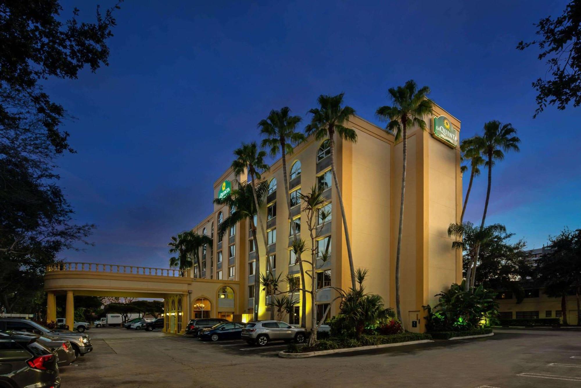 La Quinta By Wyndham West Palm Airport Hotel West Palm Beach