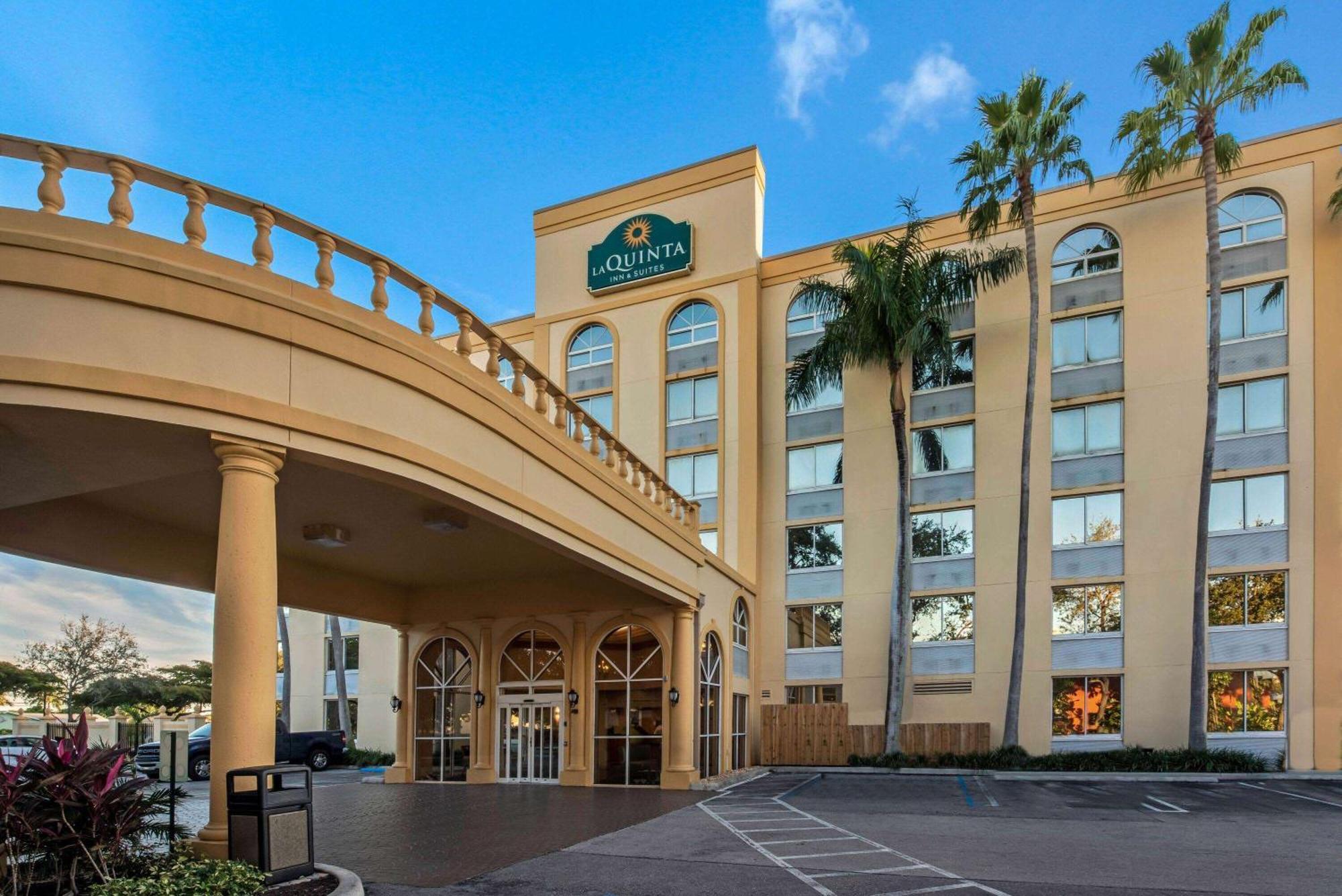 Hotel La Quinta By Wyndham West Palm Airport 3*