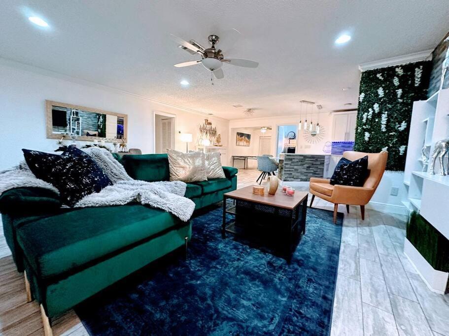 S&h Unlimited West Palm 3 Bedroom Spacious House * West Palm Beach