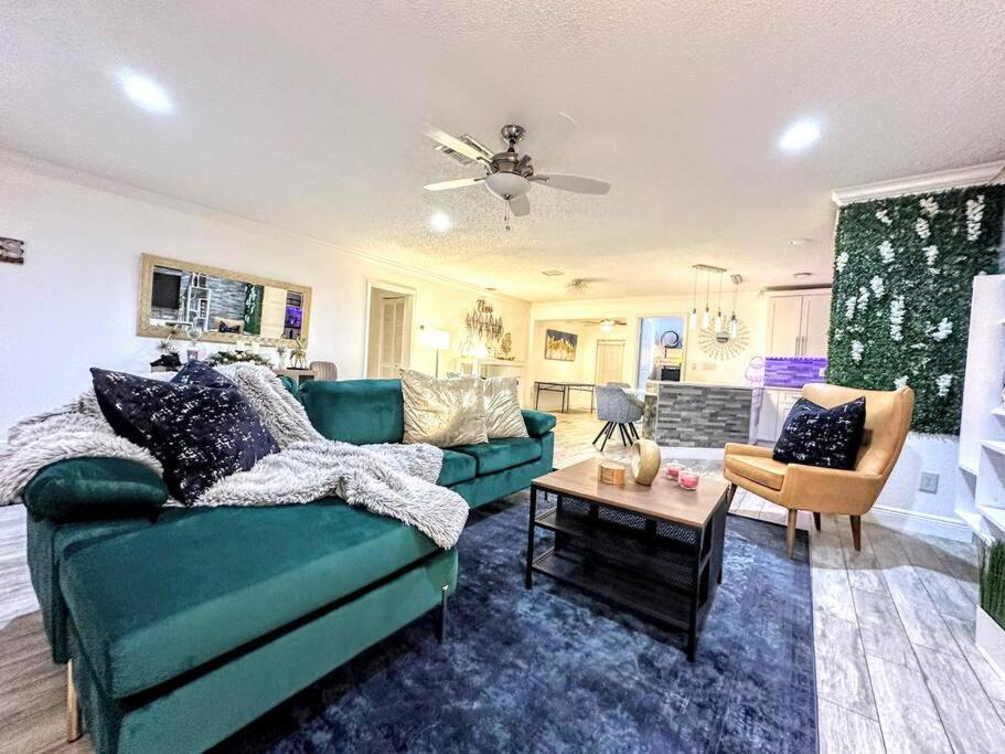 S&h Unlimited West Palm 3 Bedroom Spacious House Holiday home
