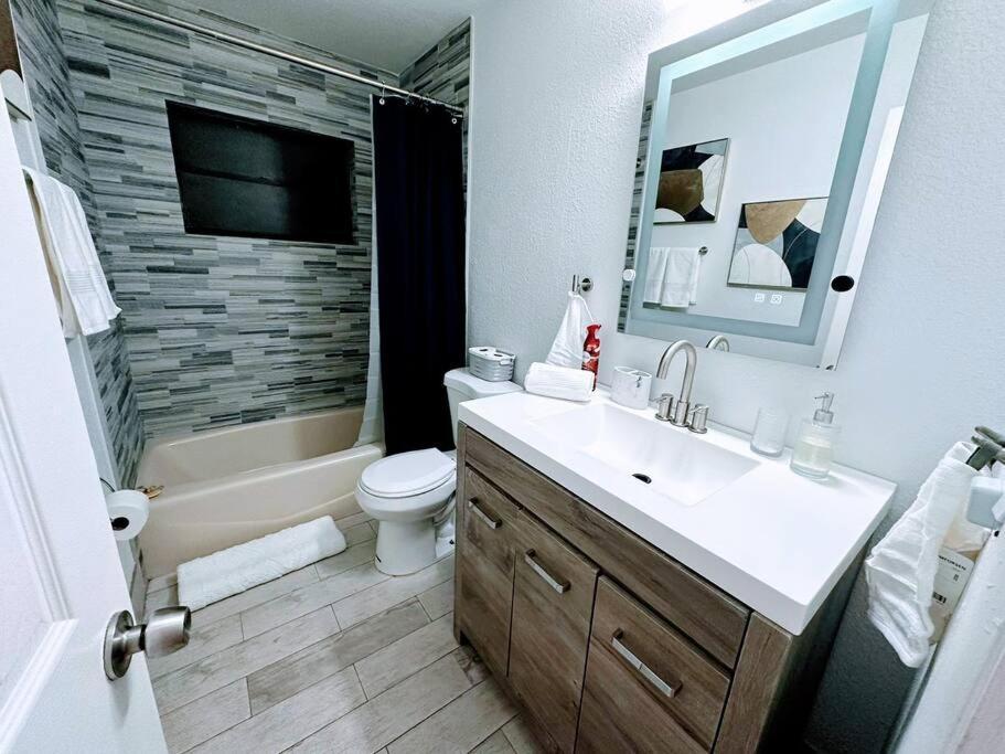 S&h Unlimited West Palm 3 Bedroom Spacious House * West Palm Beach