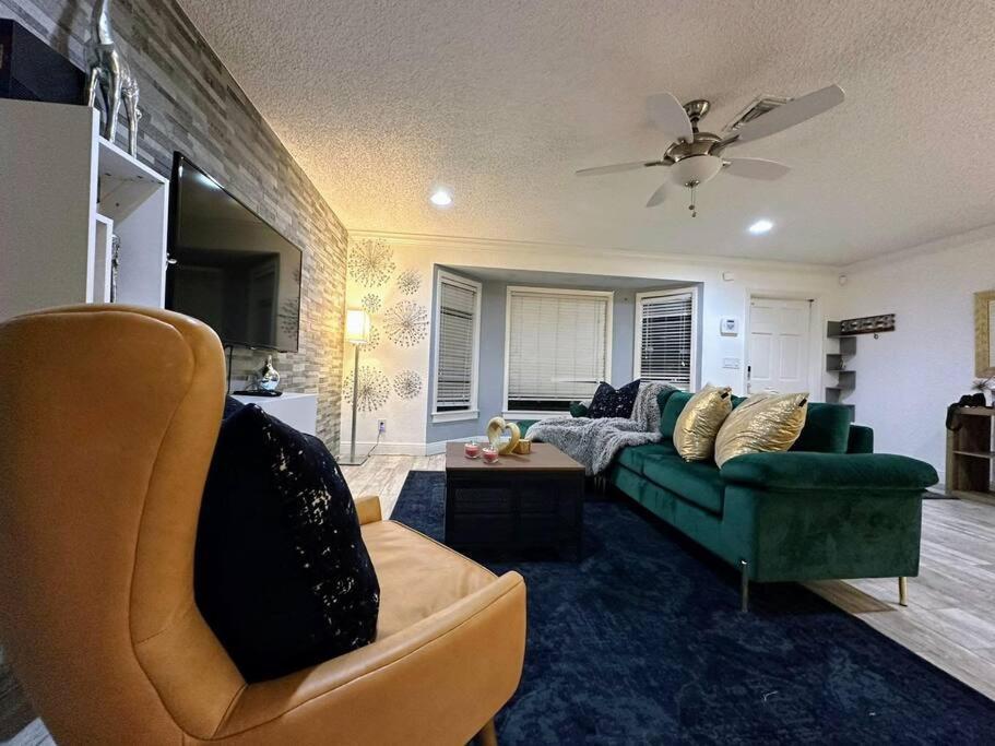 S&h Unlimited West Palm 3 Bedroom Spacious House Holiday home
